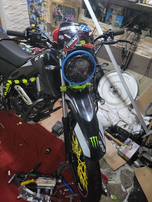 Мотоцикл Спарк, ендуро.