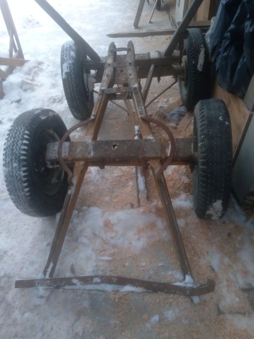 Wóz drewniany z hamulcem