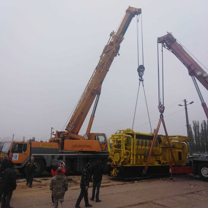 Крани автомобільні та гусеничні в оренду вантажопідємністю 45-200 тонн