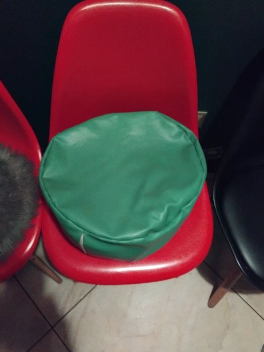 Pufek stan bardzo dobry