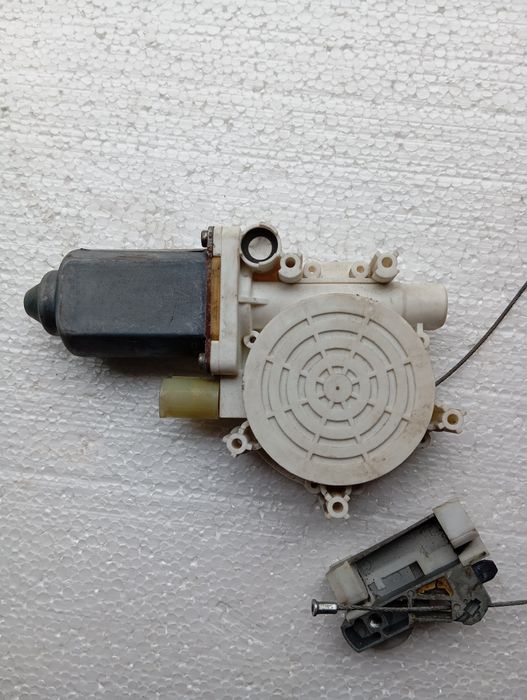 Моторчик склопідіймача БМВ (Е-39)