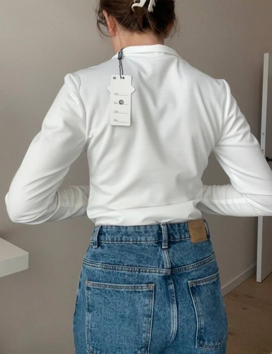 Продам боді з довгим рукавом білого кольору