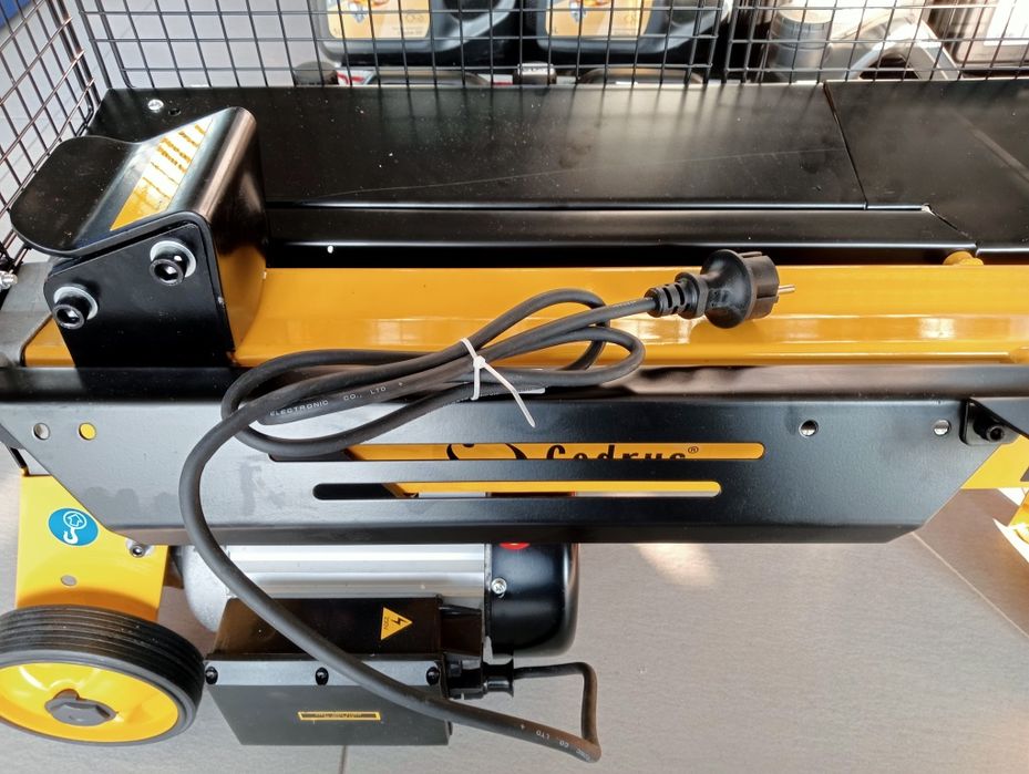 Łuparka do drewna pozioma hydrauliczna 7 ton Cedrus CEDLS02H