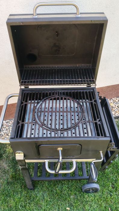 Grill węglowy ogrodowy