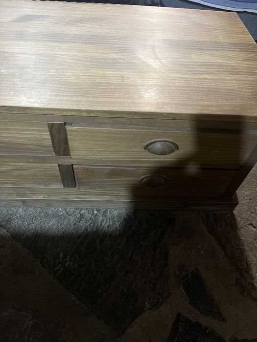 Mesa de centro em madrira