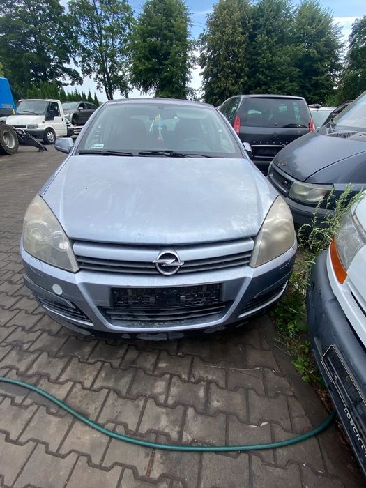 Opel Astra H na części