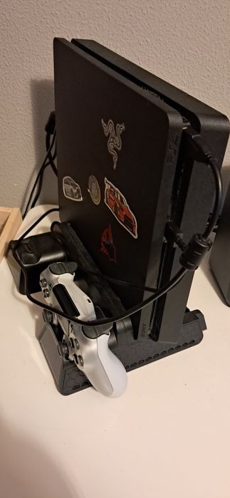 Playstation 4 slim