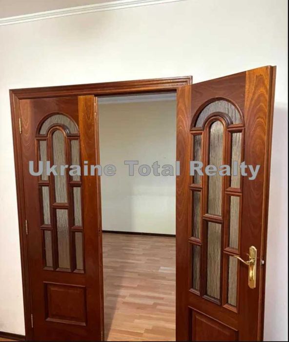 3 кімнатна квартира 79м2! До метро Позняки 10хв пішки! Вулиця Драгоманова 23 - More