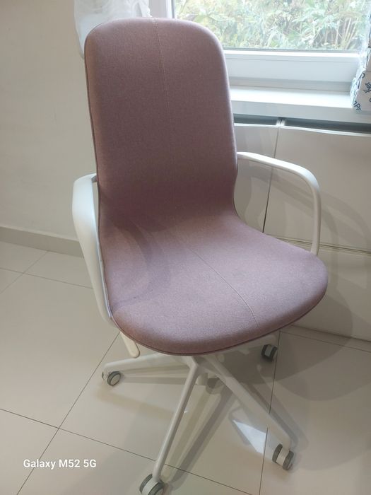 IKEA LANGFJALL krzesło, fotel biurowy  obrotowy RÓŻOWY