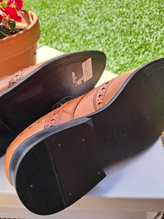 Sapatos em pele Guy Laroche
