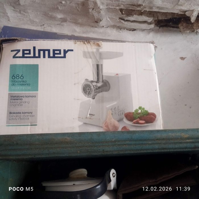 Надежная электромясорубка Zelmer 686 — Полный комплект, идеал!