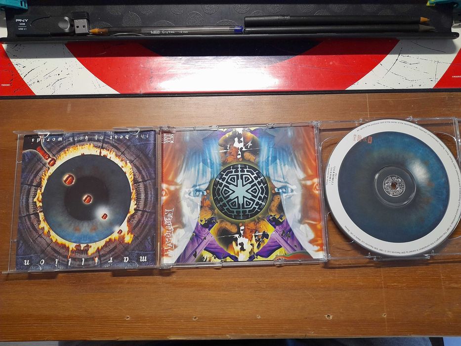 Pack de 4 Cds ,um dos quais duplo. Banda Marillion