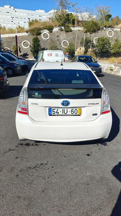 Toyota Prius 1.8 HSD Premium + GPS | 2010 | 200,000 km