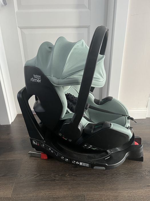 Fotelik nosidełko z bazą obrotową Britax Romer