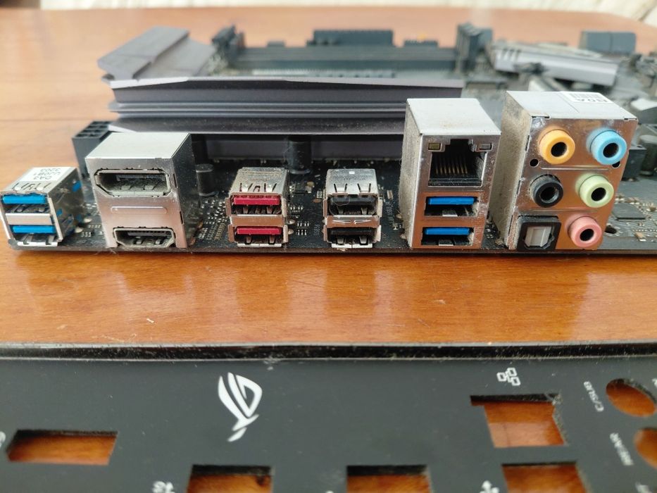 Motherboard ASUS ROG Strix B350-F Gaming (AM4 / DDR4)