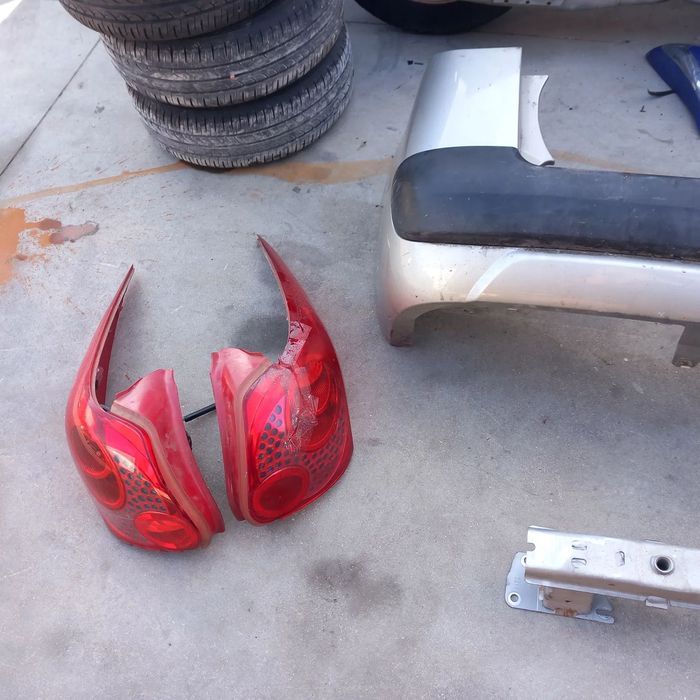 Para choques tras e farolis peugeot 207 sw
