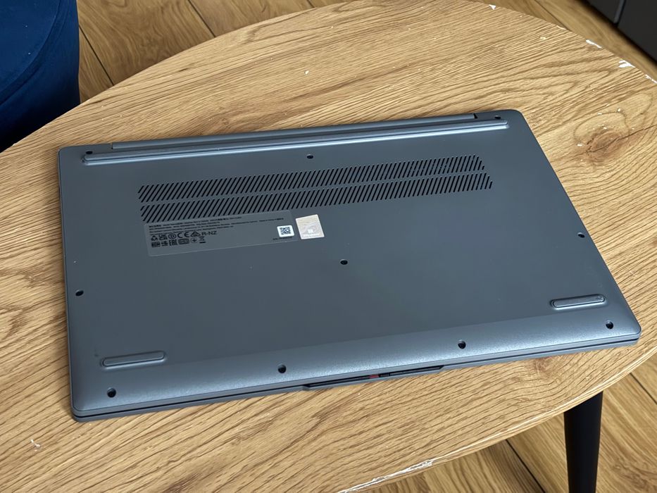 Laptop Lenovo IdealPad Slim 3 15IAH8 Dotykowy Stan Idealny
