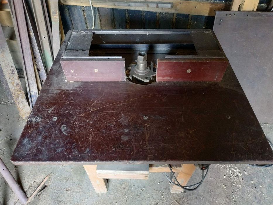 Фрезерний станок по дереву