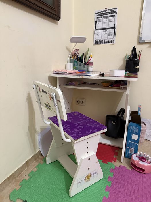 Стол и стул письмовий