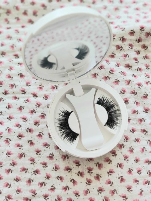 Rzęsy magnetyczne w solidnych pudełeczkach z lusterkiem