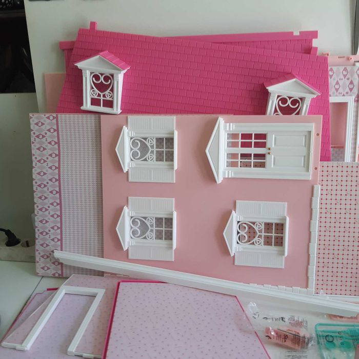 Grande Casa Bonecas Casa da Hello Kitty c/ Alguns Acessórios