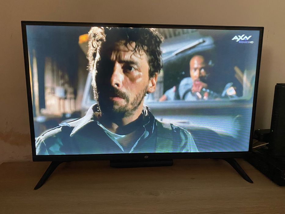 eSmart tv praticamente nova