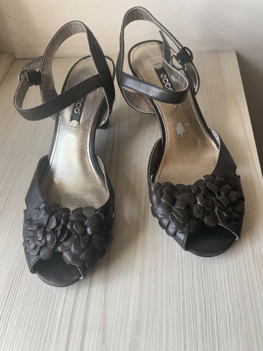 Sandały Ecco skóra nowe r. 36