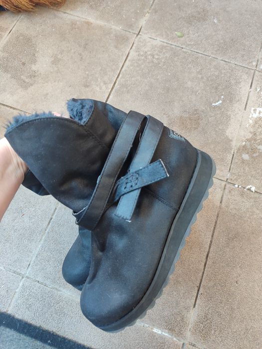 Сапожки уги Skechers