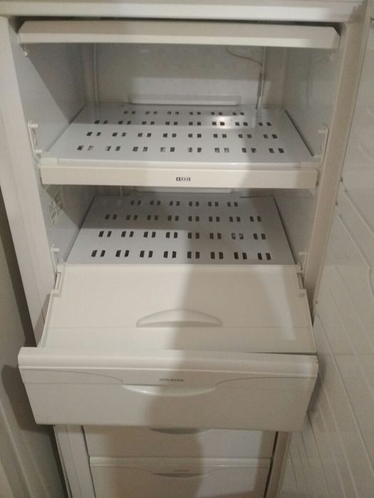 Продам морозильную камеру Атлант