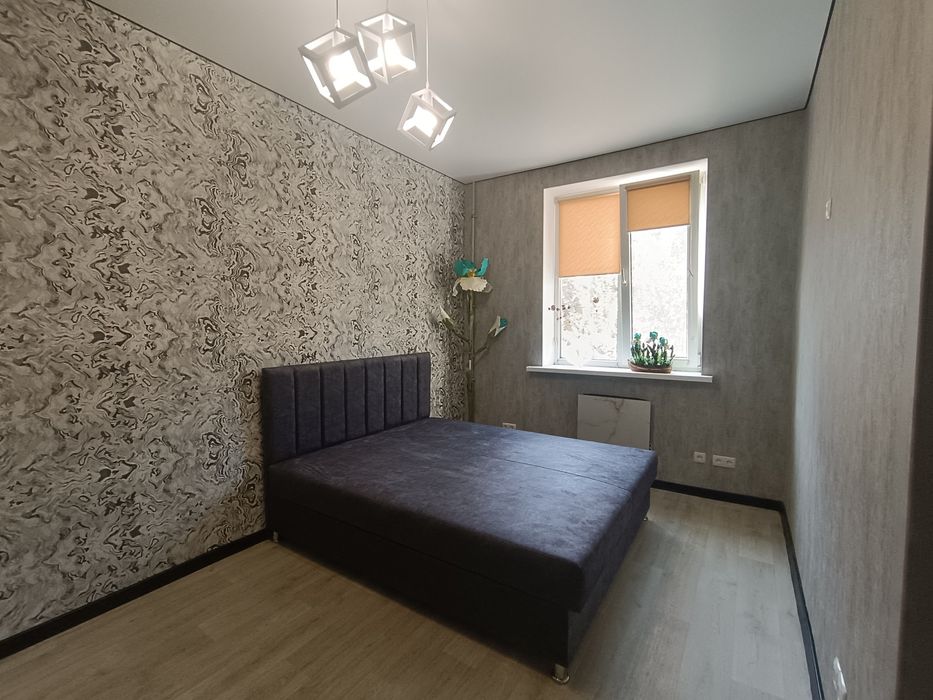 Посуточно двух комнатная квартира Центр