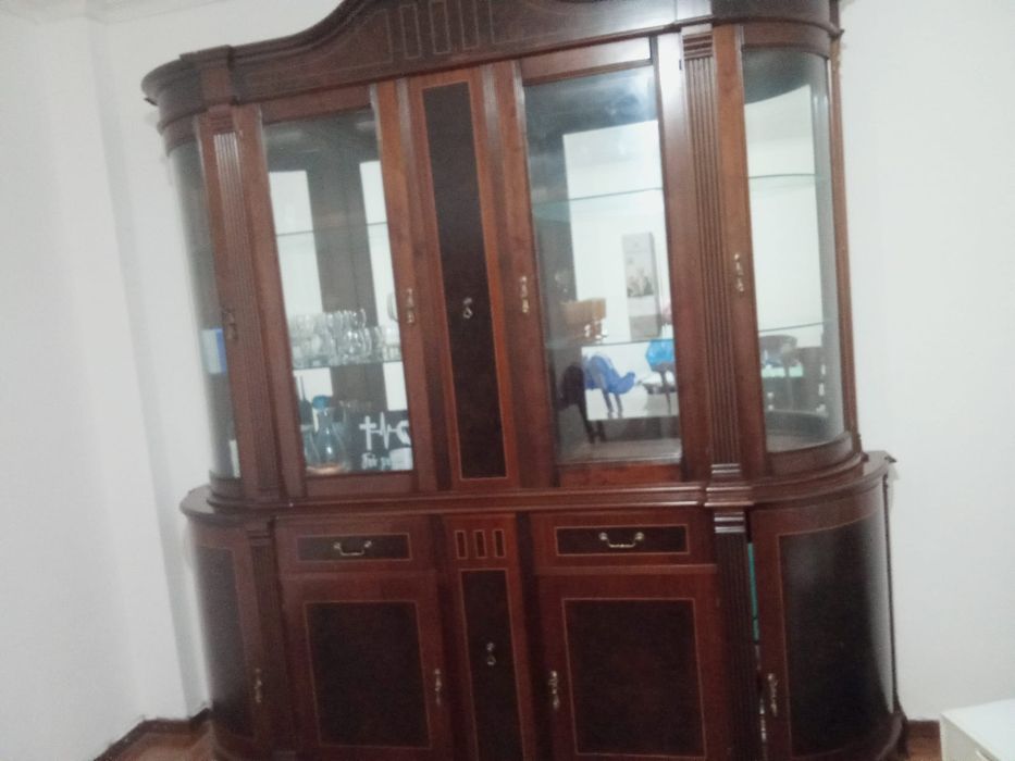 Móvel de sala/louceiro