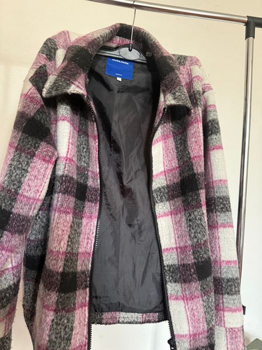 Картата куртка Jack & Jones Originals, стильна та тепла
