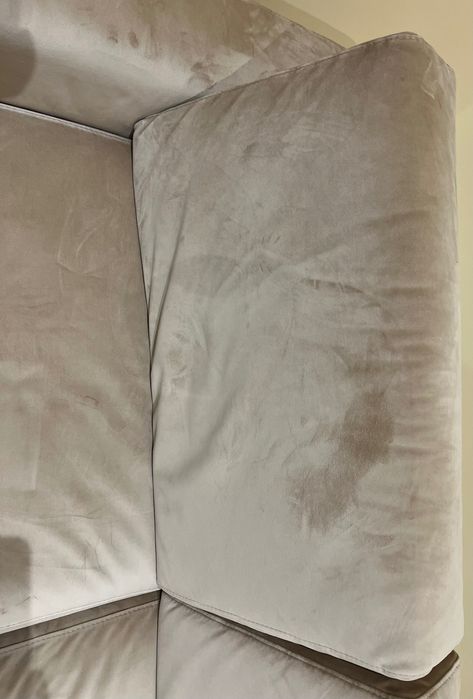 Sofá de 2 lugares beje