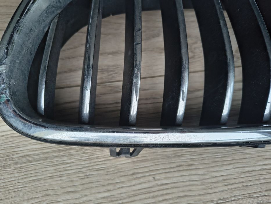 BMW seria 5 F11 Grill lewy nerka