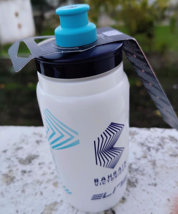 Bidon Elite Fly Team Bahrain Vic 550ml