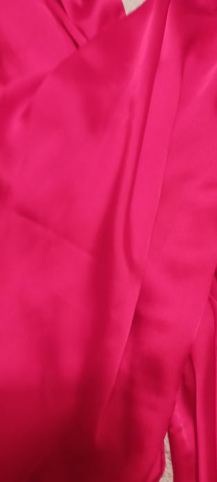 Lenço grande, leve, lindo, cor vermelha, 13€