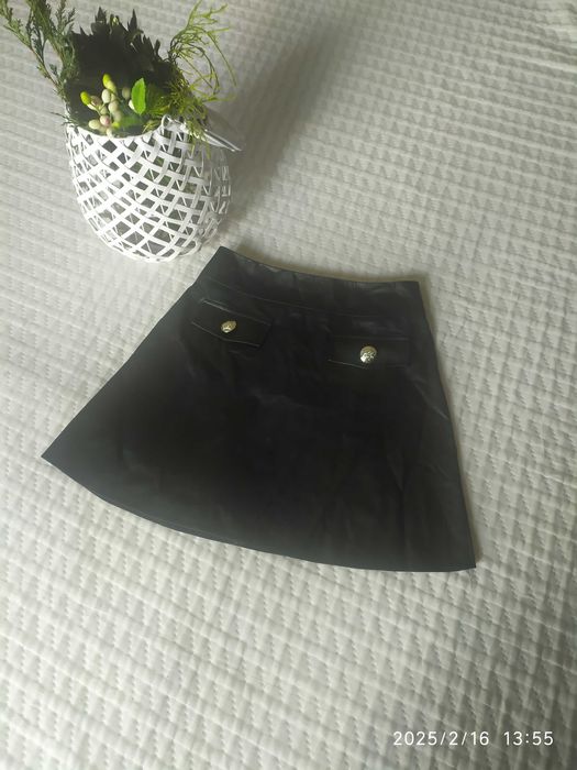 Czarna mini spódniczka z ekoskórki