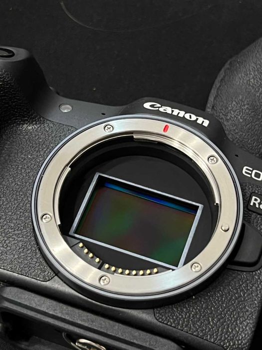 Камера Canon EOS R8 Body пробіг 6800 + 3 оригінальних акумулятора.
