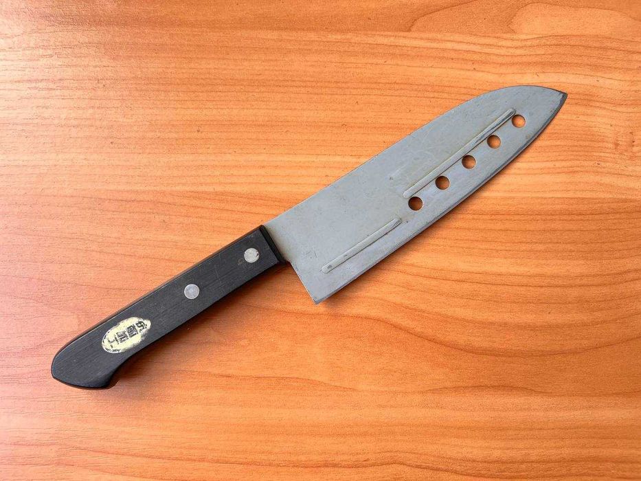 Кухонный японский нож Сантоку