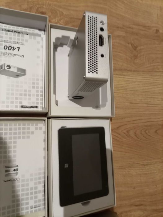 LED Projector and Windows PC Simultaneously64284271897473121