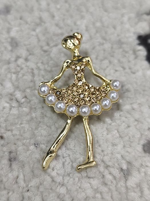 Alfinete Bailarina Dourada
