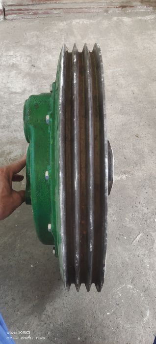 Продам понижающий редуктор deutz fahr