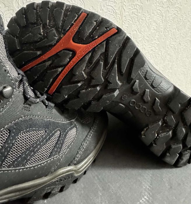 Ботинки ecco  37