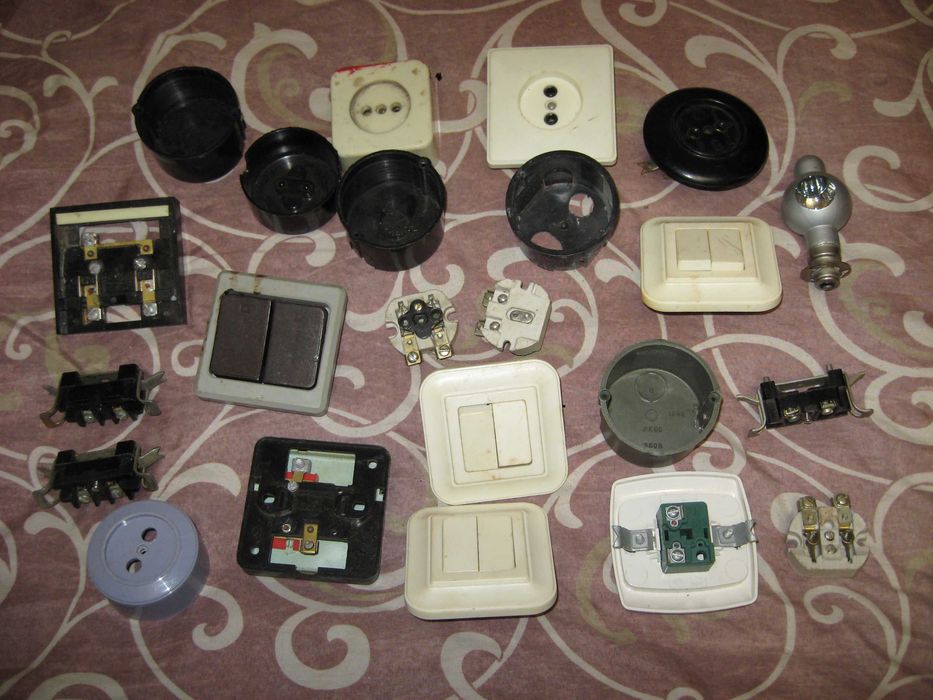 Розетки выключатели б\у