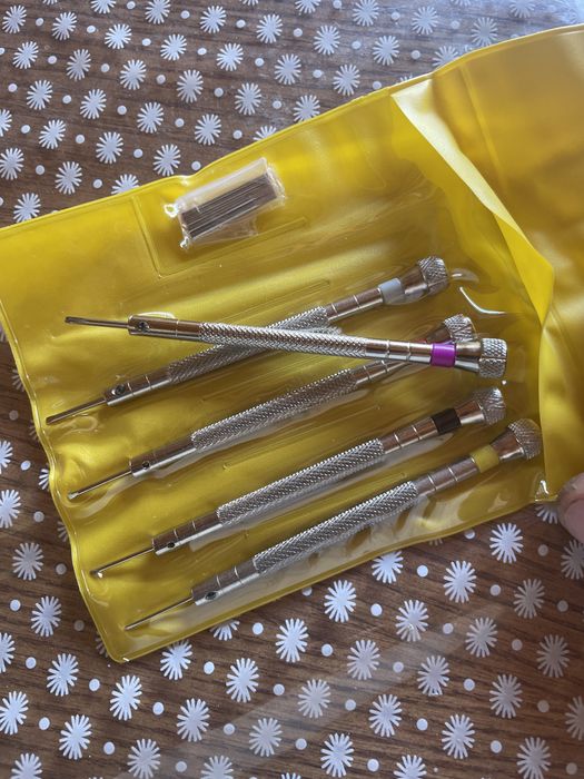 Набор часовых отверток 5 штук 0.8-1.6mm в футляре