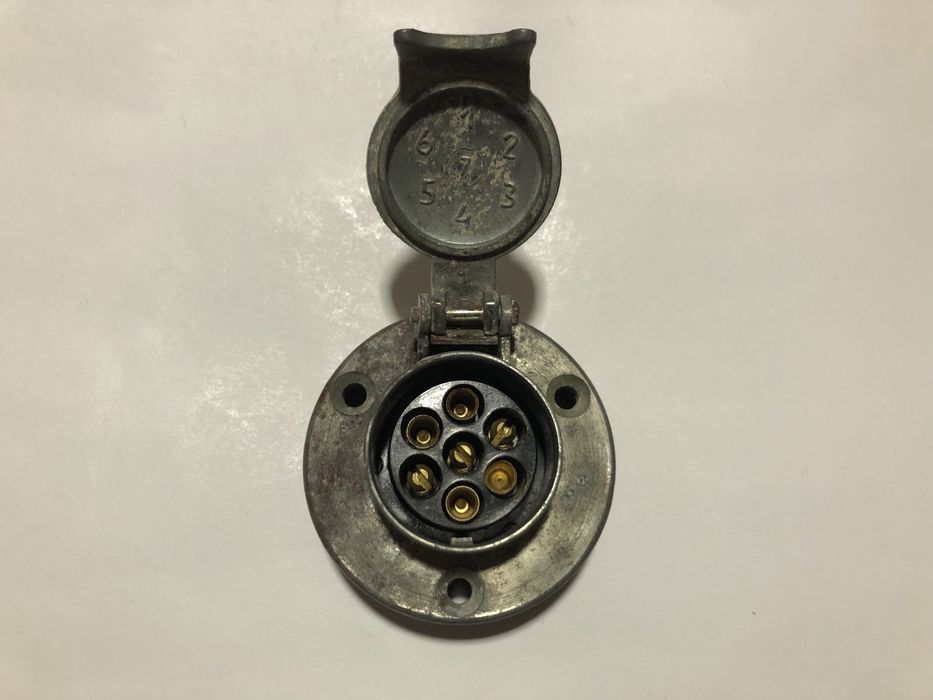 Розетка для фаркопа ( мамка) часів СССР.