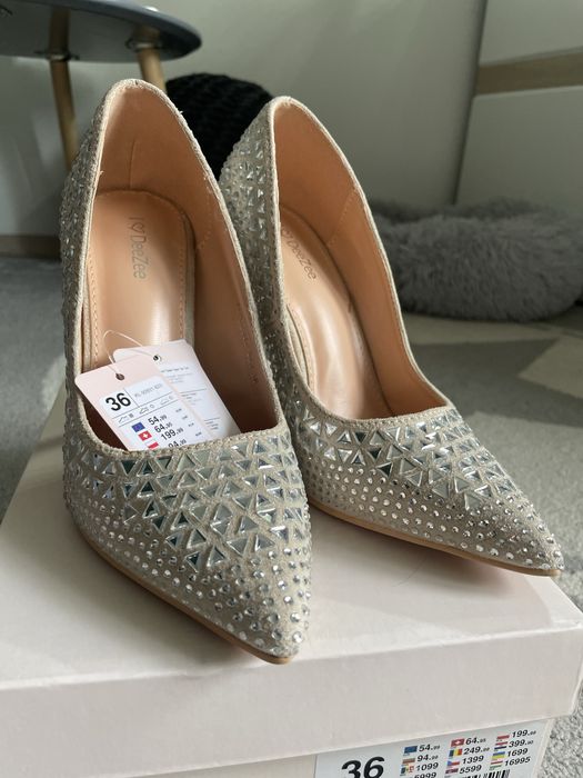 Obcasy, nowe, 11 cm DeeZee