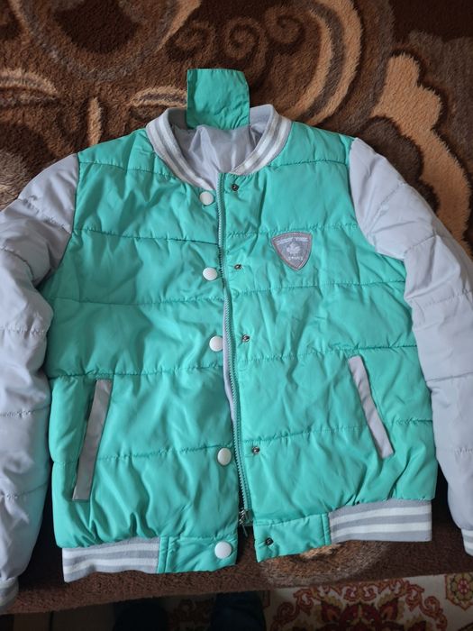 Курточка бомбер.