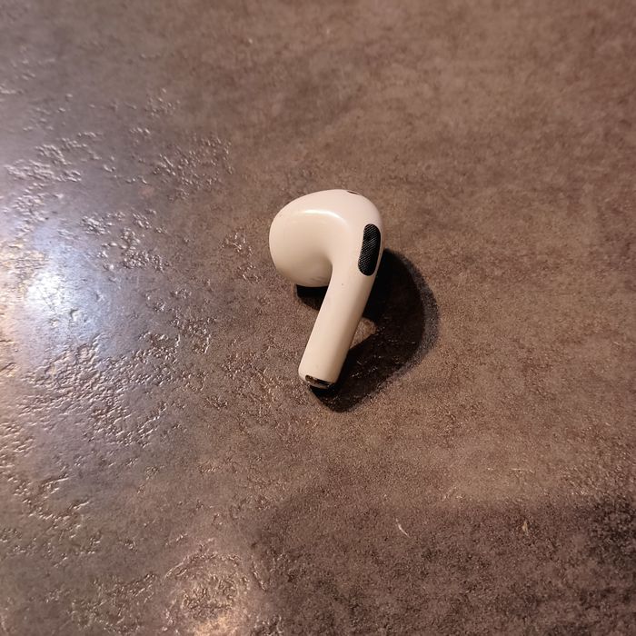 Левый наушник Airpods 3
