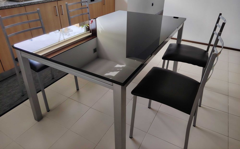 Mesa de vidro extensível